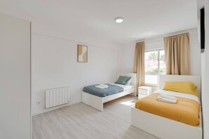 3 chambres, fer et planche à repasser, lit parapluie, Wi-Fi gratuit