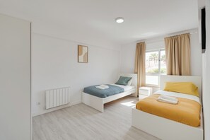 3 chambres, fer et planche à repasser, Wi-Fi gratuit, draps fournis