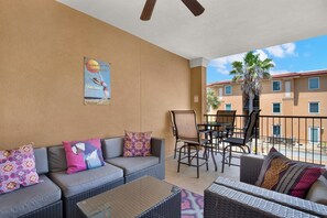 屋外ダイニングエリア