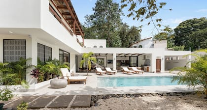 Luxury 7-Suite Villa in Playa Grande Steps to Beach | Pool & Lounge | Free Surfboards & Bikes