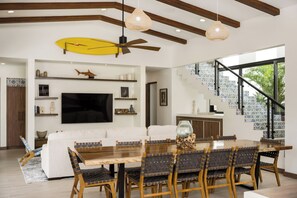 Dining - Luxury 7-Suite Villa in Playa Grande Steps to Beach | Pool & Lounge | Free Surfboards & Bikes (Playa Grande)