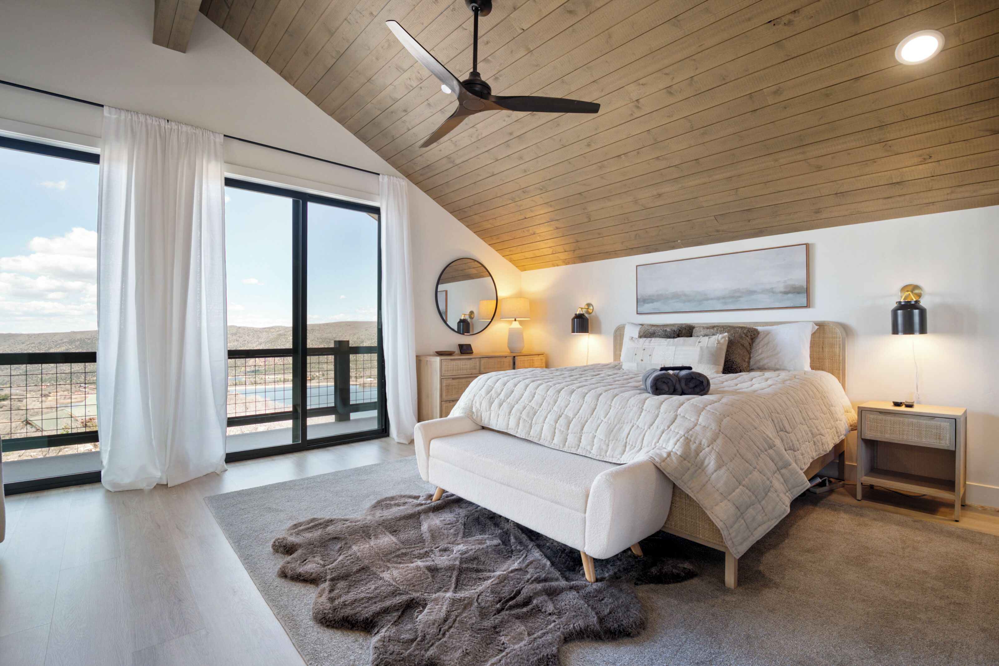 5 bedrooms, iron/ironing board, free WiFi, bed sheets