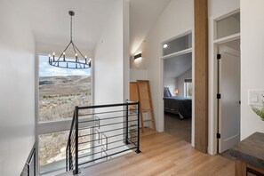 5 bedrooms, iron/ironing board, free WiFi, bed sheets