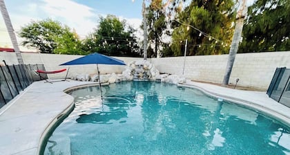 Spacious 3-bedroom house with pool in a peaceful area in Bakersfield.
