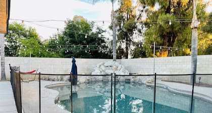 Spacious 3-bedroom house with pool in a peaceful area in Bakersfield.