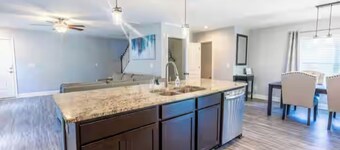 Charming Spacious 4-Bedroom Home, Fenced Backyard In Quiet Columbia Neighborhood