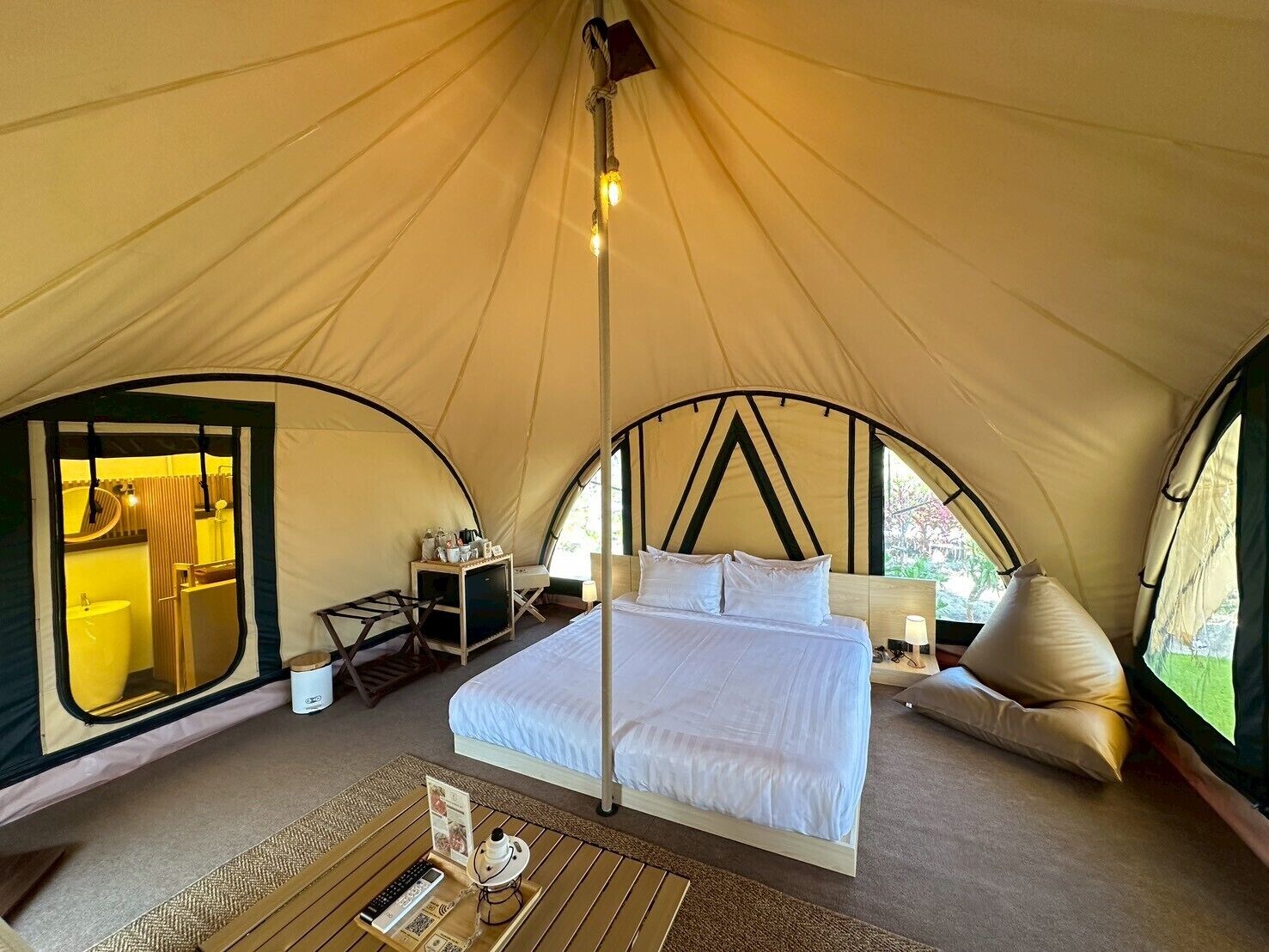 Glamping Breeze - Seaview | Free minibar, individually furnished, free WiFi, bed sheets