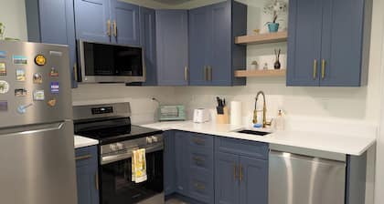 Spacious and peaceful garden apartment in quiet Nashua neighborhood with WiFi