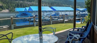 Lakeside Lodging steps from the Water at Clipper Marina in Priest Lake Idaho