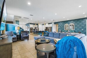 Smart-TV, videospill, DVD-spiller og filmbibliotek