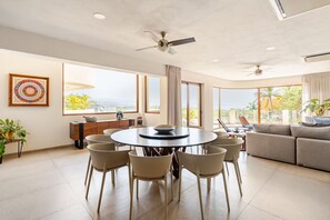 Appartement Deluxe, vue plage | Salle à manger