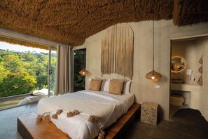 Deluxe Bungalow Room | Egyptian cotton sheets, premium bedding, down duvets, pillow-top beds - Dar Lamia Boutique Hotel (Quepos)