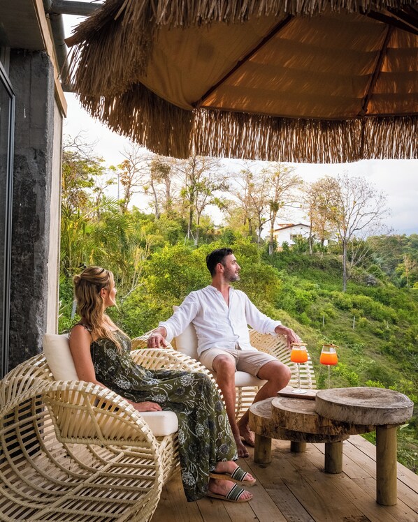 패밀리룸, 발코니, 산 전망 | 테라스/파티오