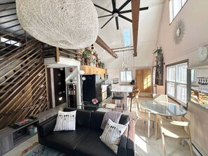 Smart TV y chimenea