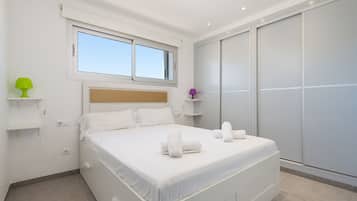 6 bedrooms, iron/ironing board, free WiFi, bed sheets