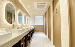 Shared bathroom - GOYOO INN & CABINS (Seoul)