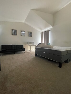 3 habitaciones, escritorio, tabla de planchar con plancha y wifi gratis 