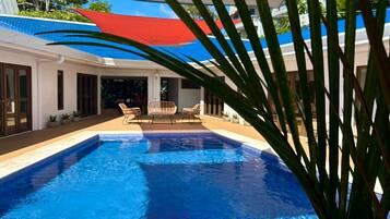 Kolam renang outdoor