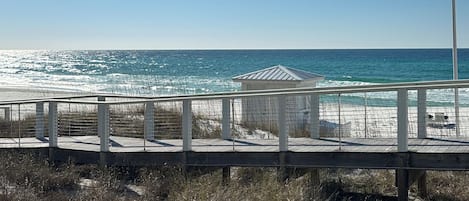 Beach nearby, sun-loungers, beach towels