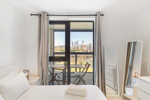 1 makuuhuone, silitysrauta/-lauta, internet, vuodevaatteet