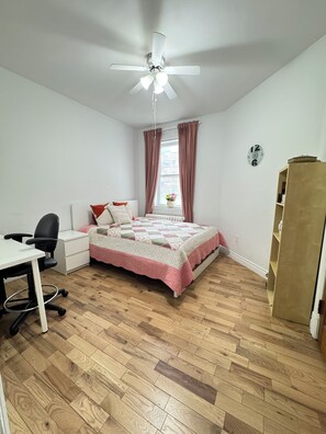 1 室のベッドルーム、アイロン / アイロン台、WiFi、ベッドシーツ