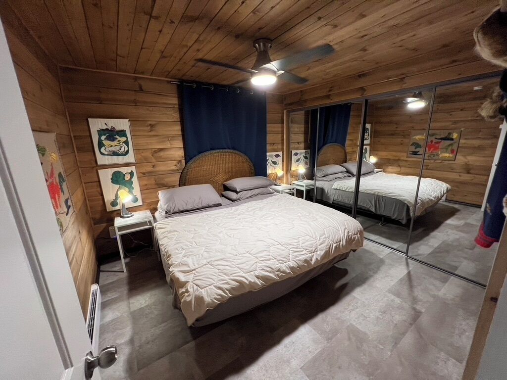 5 habitaciones, tabla de planchar con plancha, wifi y ropa de cama 