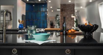 Spacious, Sleek, and Luxurious two-bedroom in Historic Westside of Providence