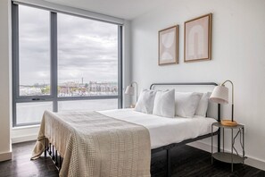 2 chambres, fer et planche à repasser, Wi-Fi, draps fournis