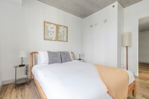 2 soverom, strykejern/-brett, wi-fi og sengetøy