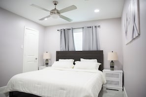 4 habitaciones, tabla de planchar con plancha, wifi y ropa de cama 