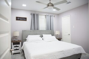 4 habitaciones, tabla de planchar con plancha, wifi y ropa de cama