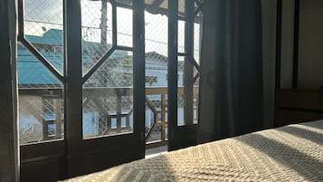 Departamento familiar, vista a la ciudad | Servicio a la habitación