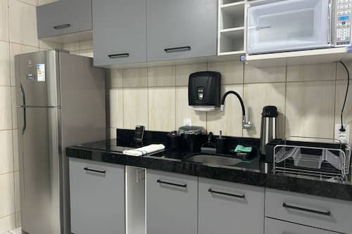 Family Apartment, City View | Private kitchen