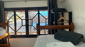 패밀리 아파트, 시내 전망 | 객실 내 식사 공간