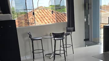 1 chambre, fer et planche Ă  repasser, Wi-Fi, draps fournis