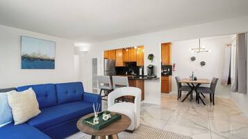 Appartement Familial, 2 chambres, patio | Coin séjour