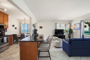 Appartement Familial, 2 chambres, patio | Cuisine privée