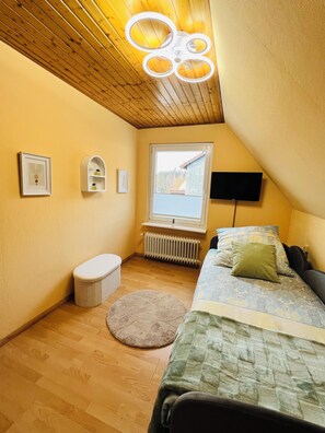 3 chambres, fer et planche à repasser, Wi-Fi, draps fournis