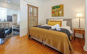 1 habitación, tabla de planchar con plancha, wifi y ropa de cama 