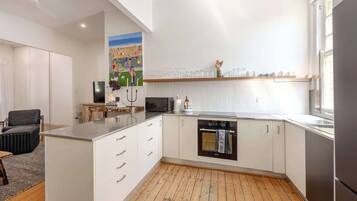 Fridge, microwave, oven, stovetop