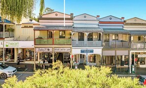 Exterior - Luxe & Private Central Bangalow l Nova Escapes (Bangalow)