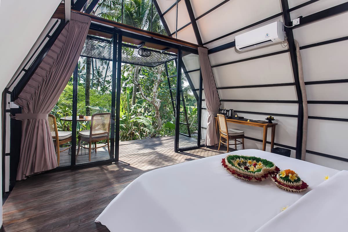 Angel Cabin with Pool Access