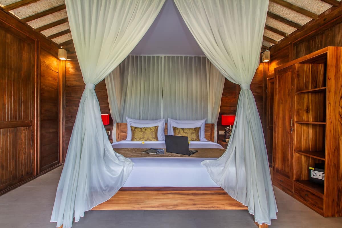 Wooden Cabin Non-Pool Access