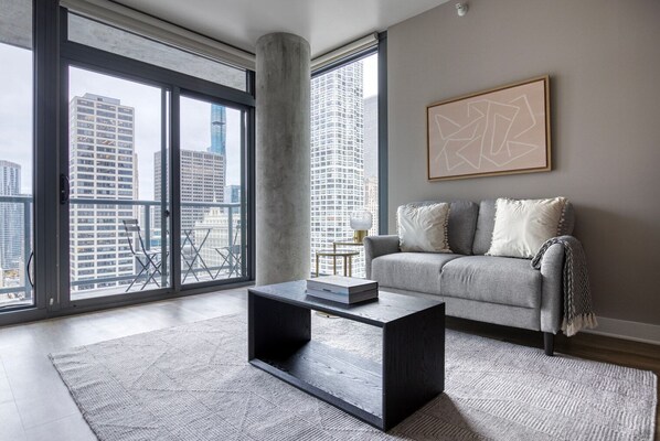 Fernseher, Stereoanlage