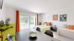 Bügeleisen/Bügelbrett, kostenloses WLAN, Bettwäsche