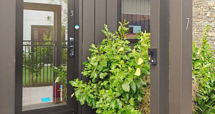 A Quiet Modern / Brand New Gem