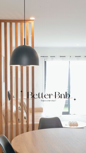 Dining - A Quiet Modern / Brand New Gem (Lower Hutt)
