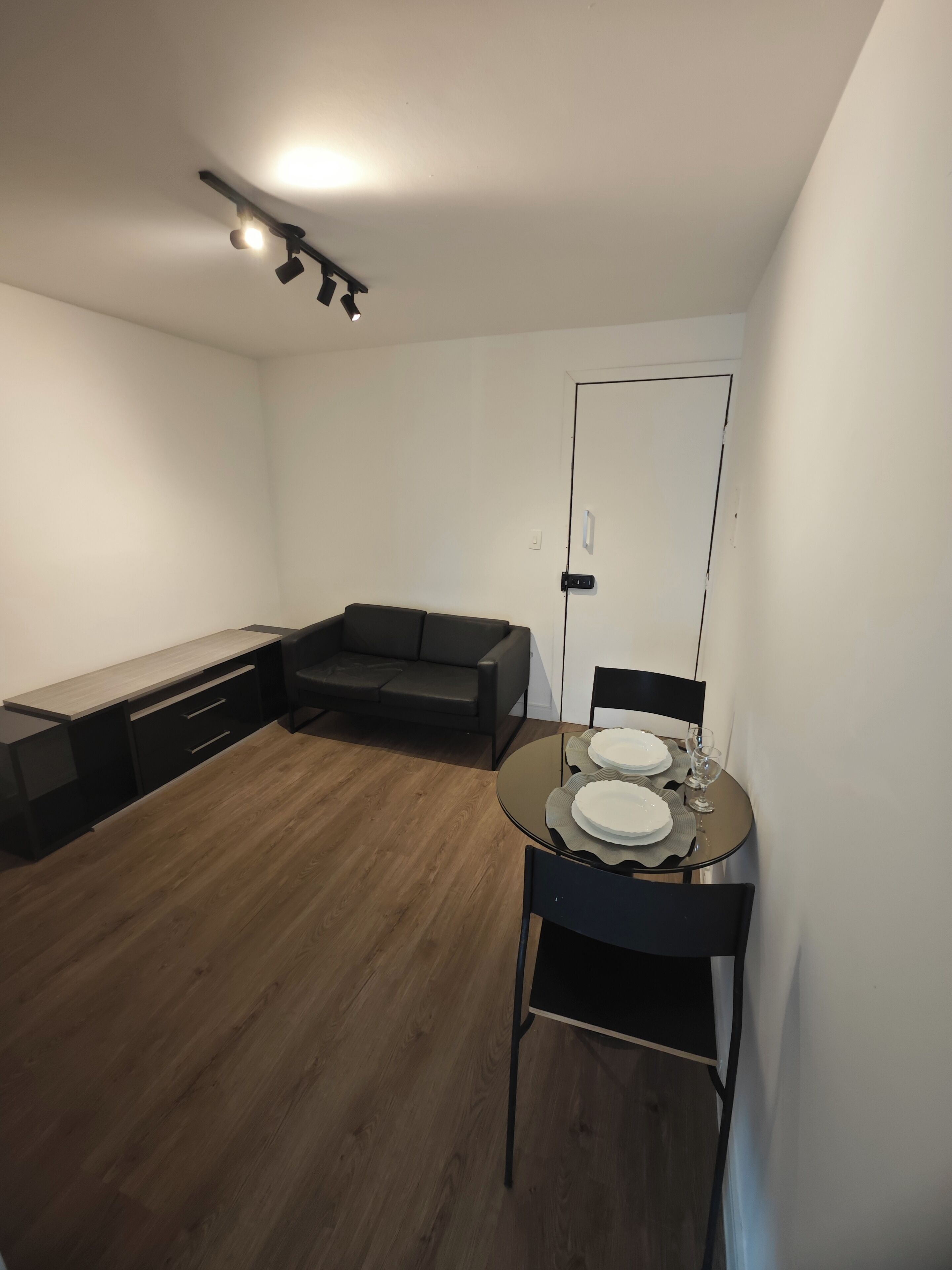 Apartment, 1 Queen Bed, Non Smoking | Living area