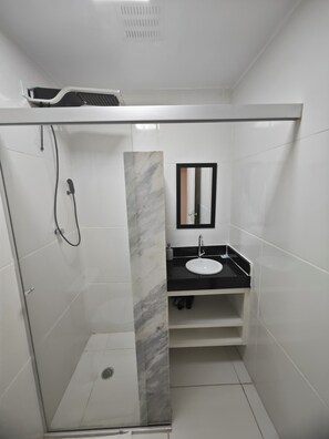 Apartment, 1 Queen Bed, Non Smoking | Bathroom