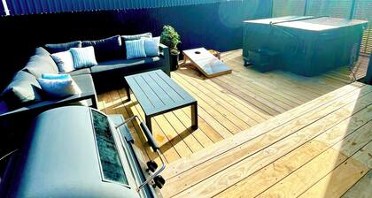 Mango Magic with hot tub